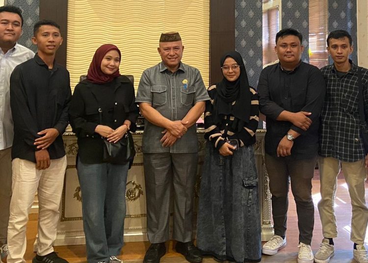 Terkait  Pansus, Ketua DPRD Beni Nento Audensi Dengan APL