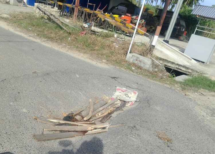 Sudah Mulai Ambruk, Plat Deker Yang Menghubungkan Jalan Menuju Rusunawa di keluhkan