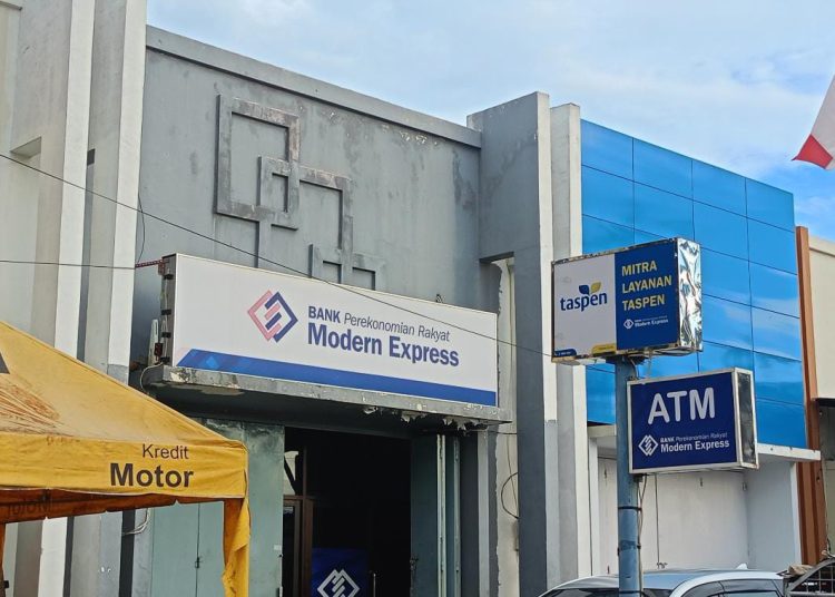 Buka Data Nasabah, Sejumlah ASN Sesalkan Pihak Bank BPR Modern Express Cabang Pohuwato