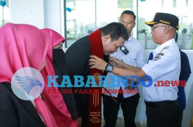 Sinergi Pendidikan dan Pemerintahan: Wabup Pohuwato Hadiri Yudisium FISIP UNIPO Angkatan III