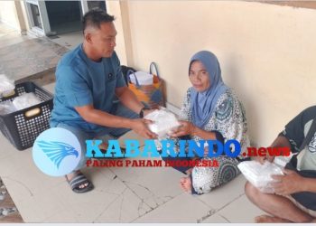 Jum’at Berkah, Haji Suci Jalankan Rutinitas Bagi-Bagi 100 Paket Makanan di RSBP Pohuwato